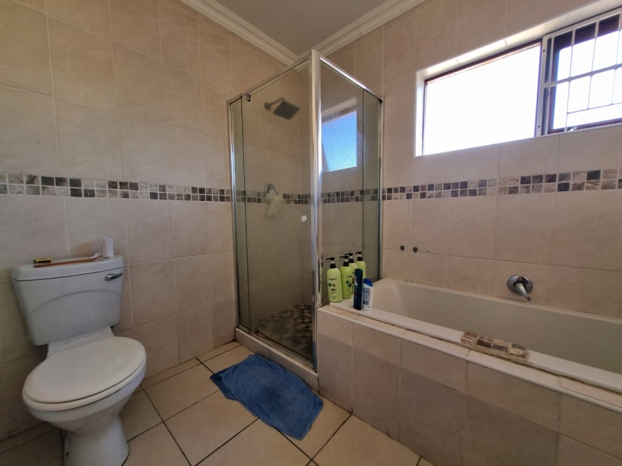 To Let 3 Bedroom Property for Rent in Cotswold Eastern Cape
